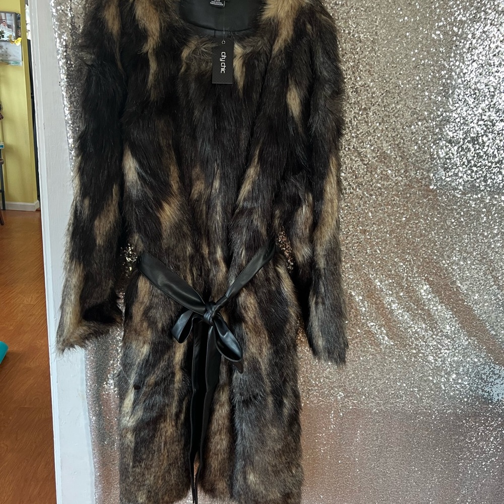 City Chic Black and Brown Plush Robe with Tie Belt